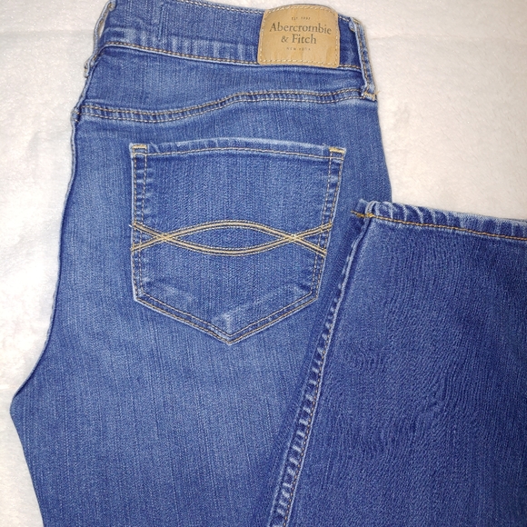 Abercrombie & Fitch jeans. Size 4R - Picture 4 of 7